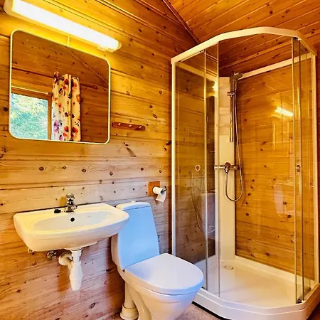 Feriehus Fjordhytte-2 Am Hardangerfjord, Grandioses Fjordpanorama, 20 Ps Motorboot Mietbar! Aenes